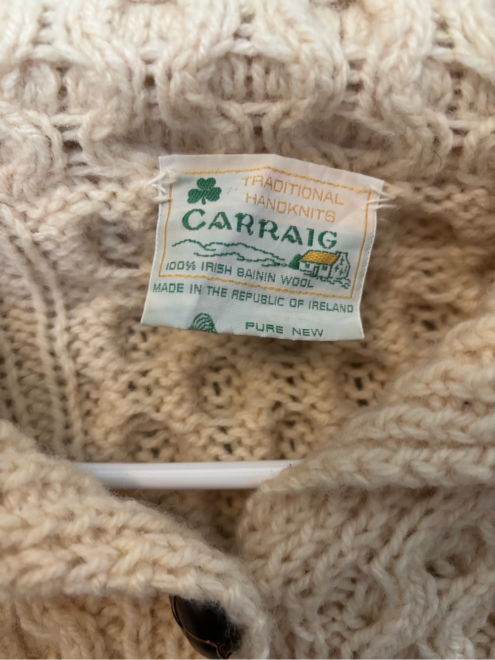 Vintage Carraig Donn 100% Wool Irish Aran Cable Knit Cardigan Sweater. - Picture 2 of 7